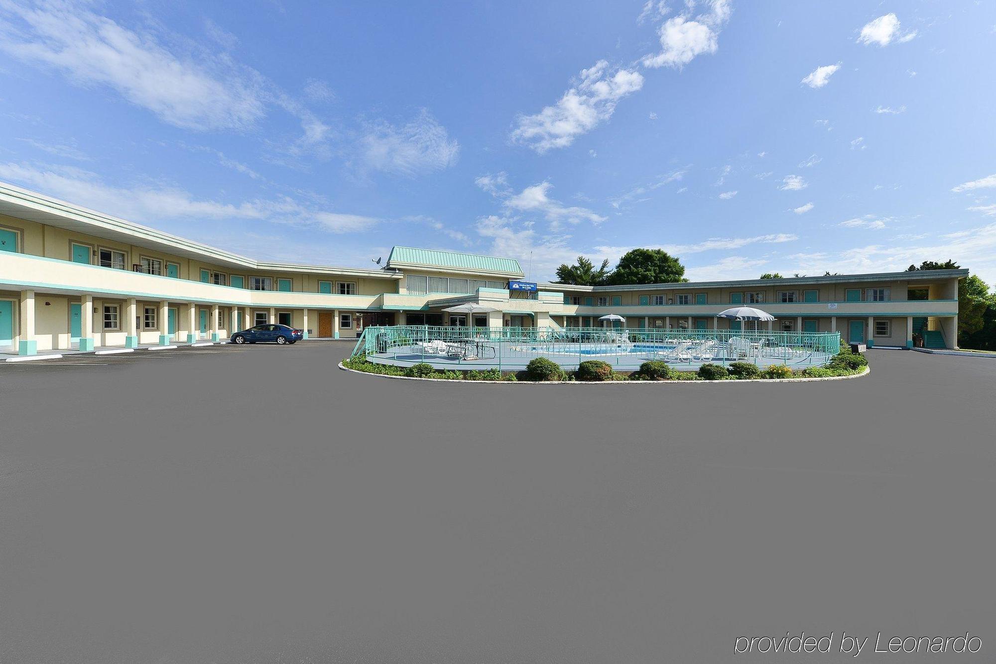 Americas Best Value Inn Suites South Boston Exterior photo